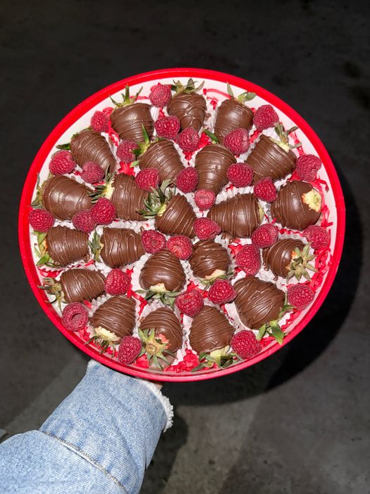 Клубника в шоколаде klubnika shokolad подарок праздник