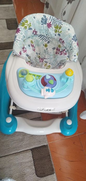 Premergător bebe – cu jucării interactive