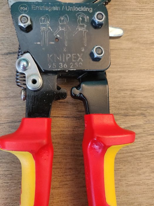 Clește tăiat cabluri Knipex 97 36 250 VDE 1000V – stare excelentă