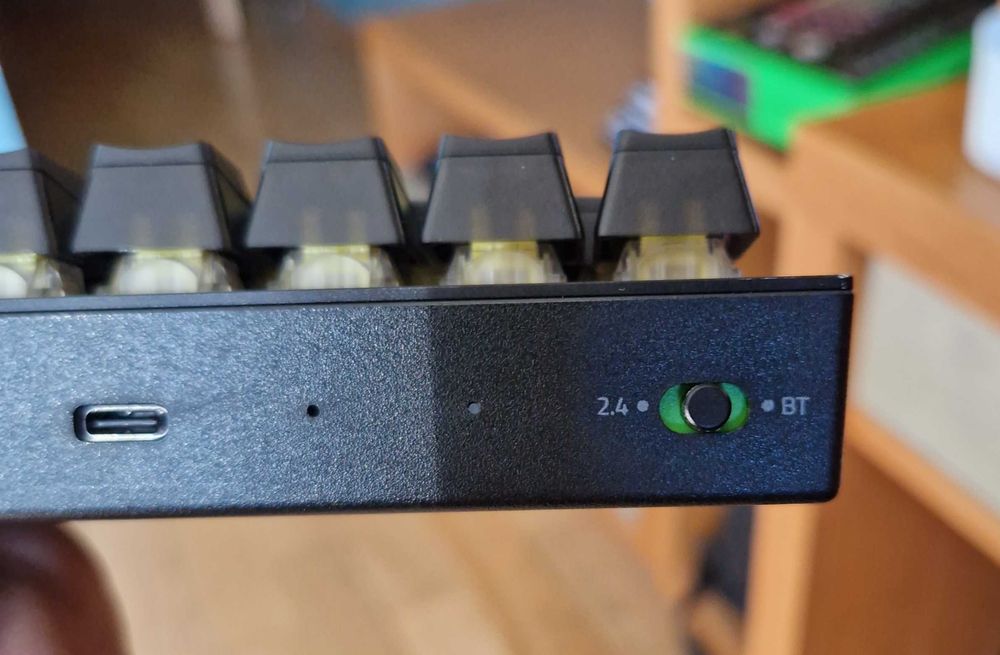 Razer BlackWidow V3 Mini, Yellow Switch + ергономична подложка