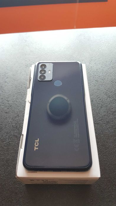 Продавам телефон TCL 305