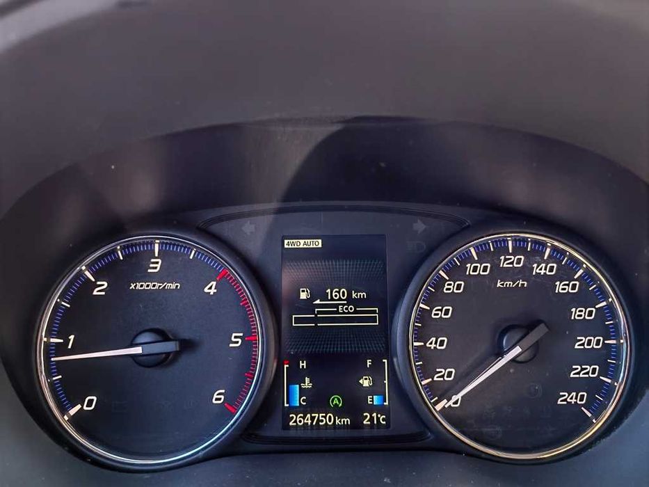 Mitsubishi Outlander 2.2D 4WD Сервизна история* Един собств.* 7-местен