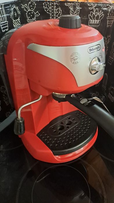 Еспресо машина Delonghi 15 bar