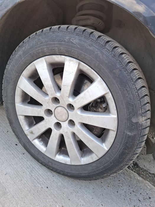 Vănd anvelope diferite mărimi
