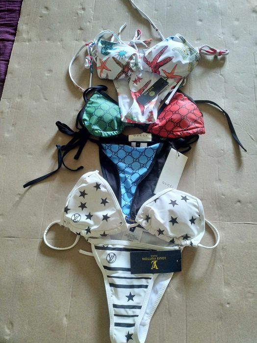 Costum de baie cu eticheta LV