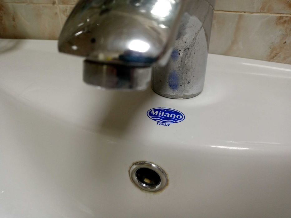 Итальянская раковина Milano с широкой ножкой+смеситель