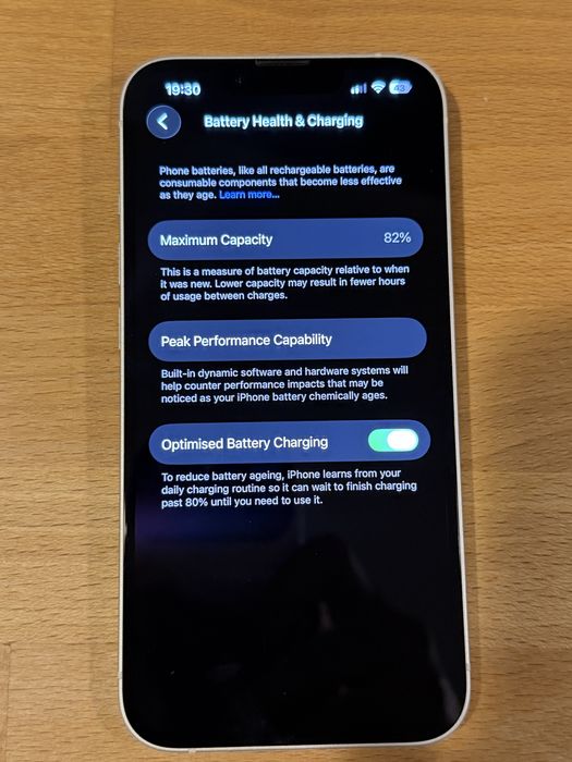 Iphone 14 (starlight) в отлично състояние.