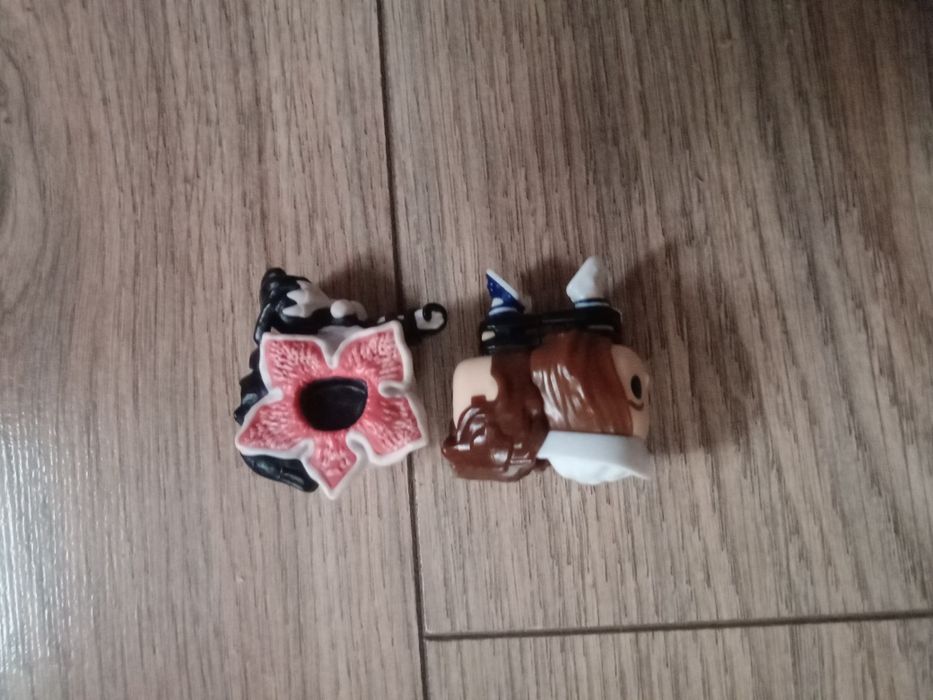 Фигурки очень странные дела