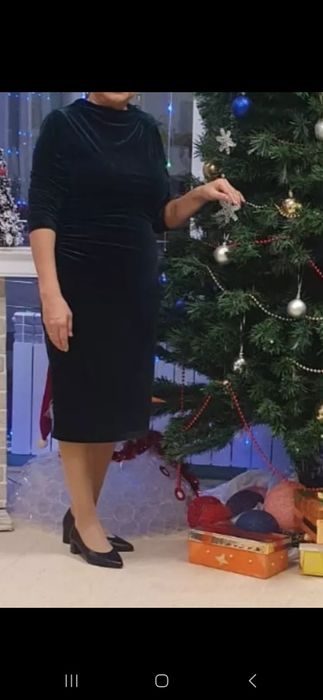 Нарядное велюровое платье