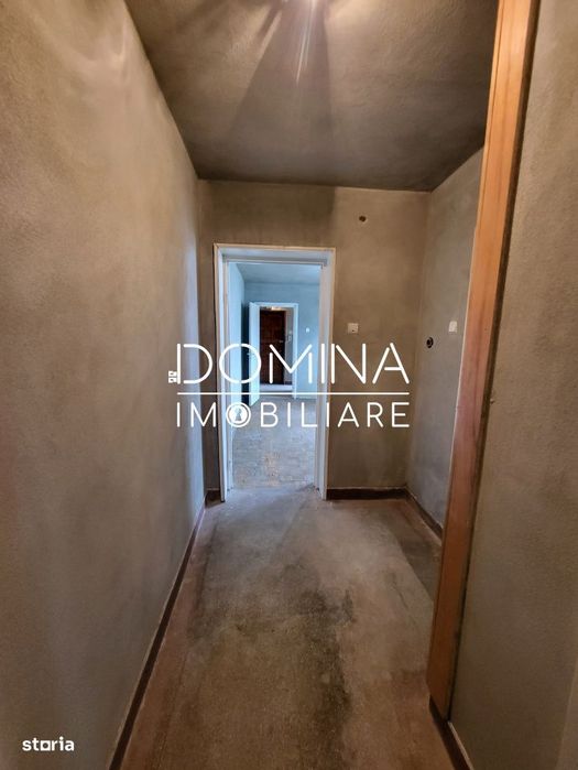 Vanzare apartament cu 3 camere, strada Garofitei, zona 1 Mai