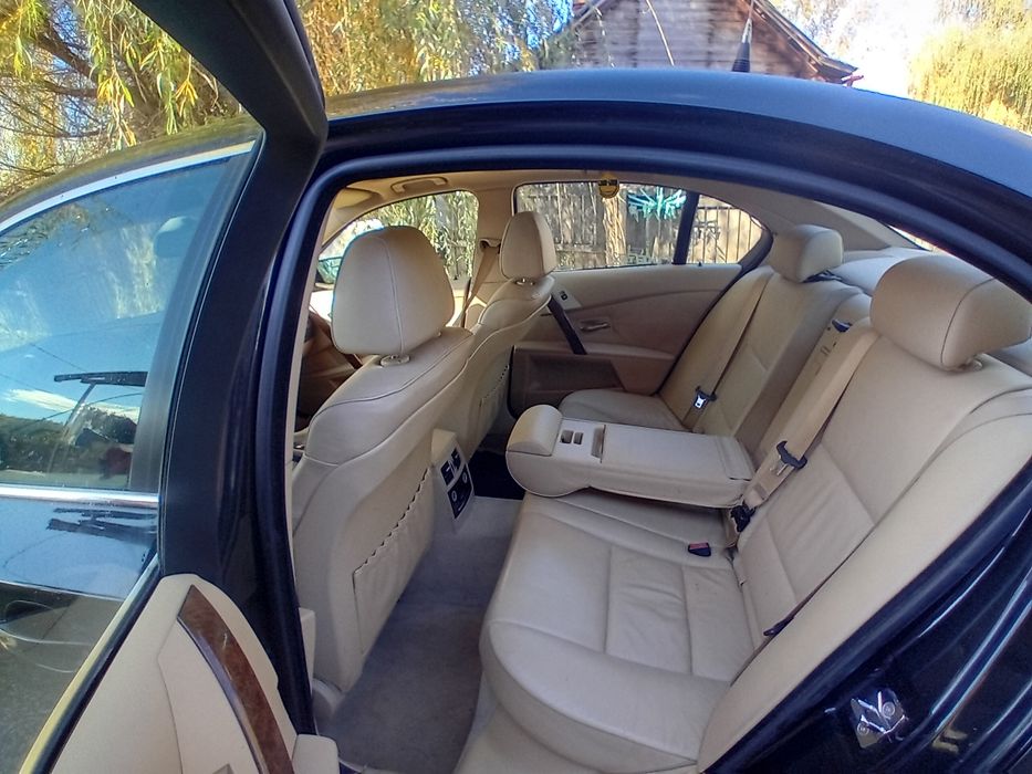Vând  Sau schimb  BMW E60 525i
