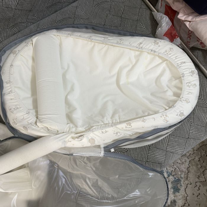 Продам кокон, перенеску и матрасик для малышки
