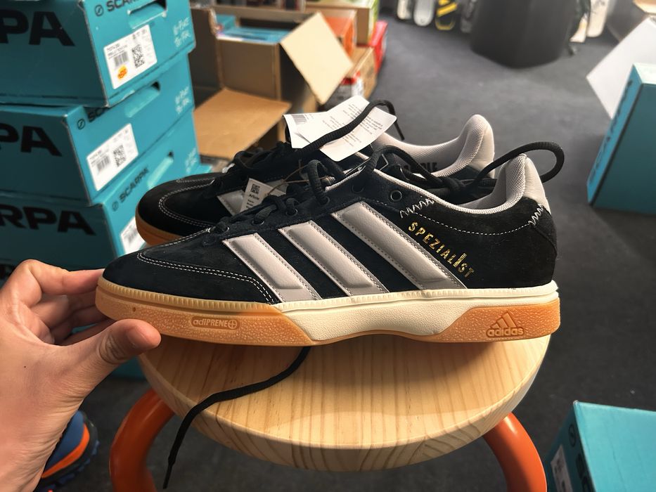 Adidas Spezialist de vanzare