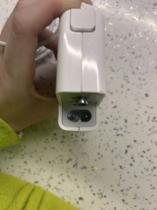 Зарядно за Apple MacBook