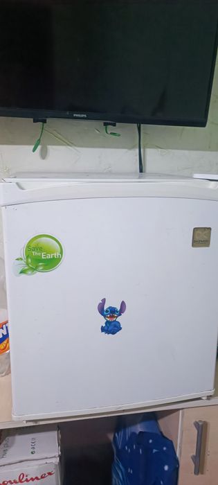 Продам маленький холодильник срочно