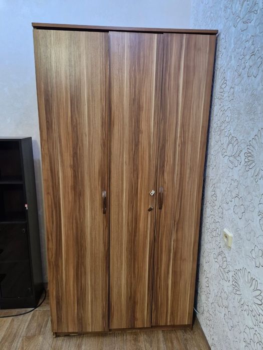 Отдам даром шкаф