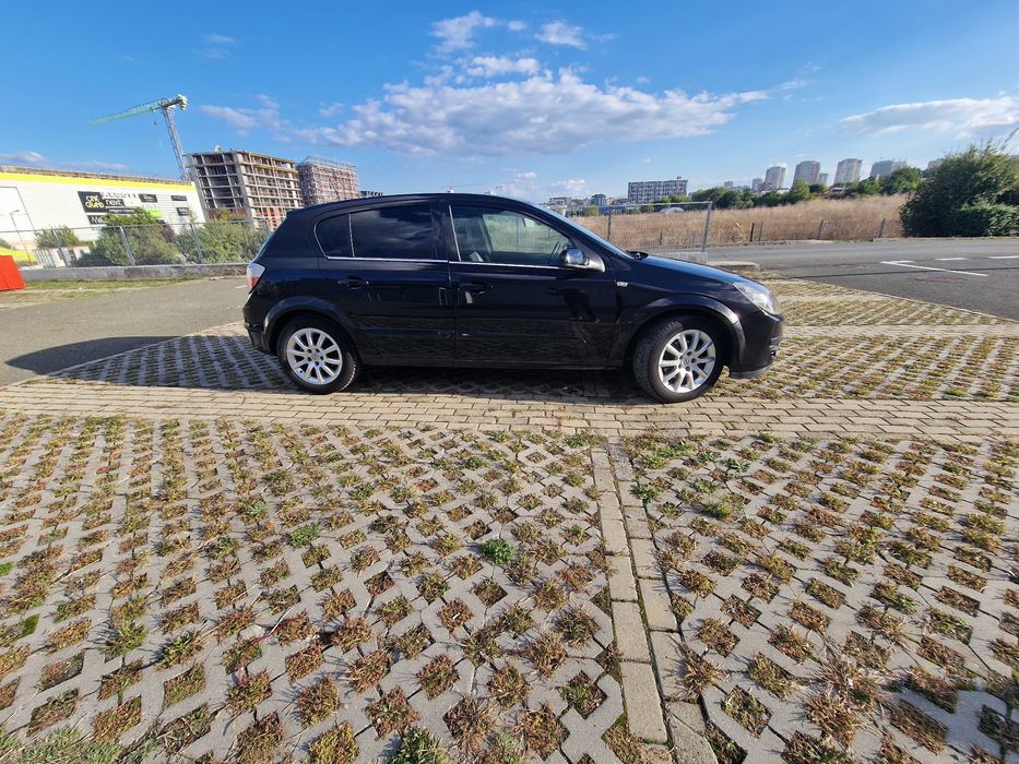 Продавам опел астра х 1.7 101 дизел 2006 година