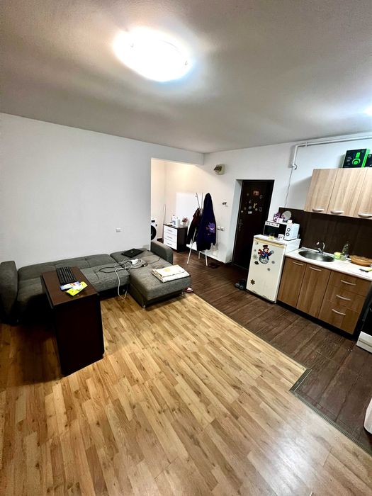 Garsonieră Dobroești , balcon închis + parcare.