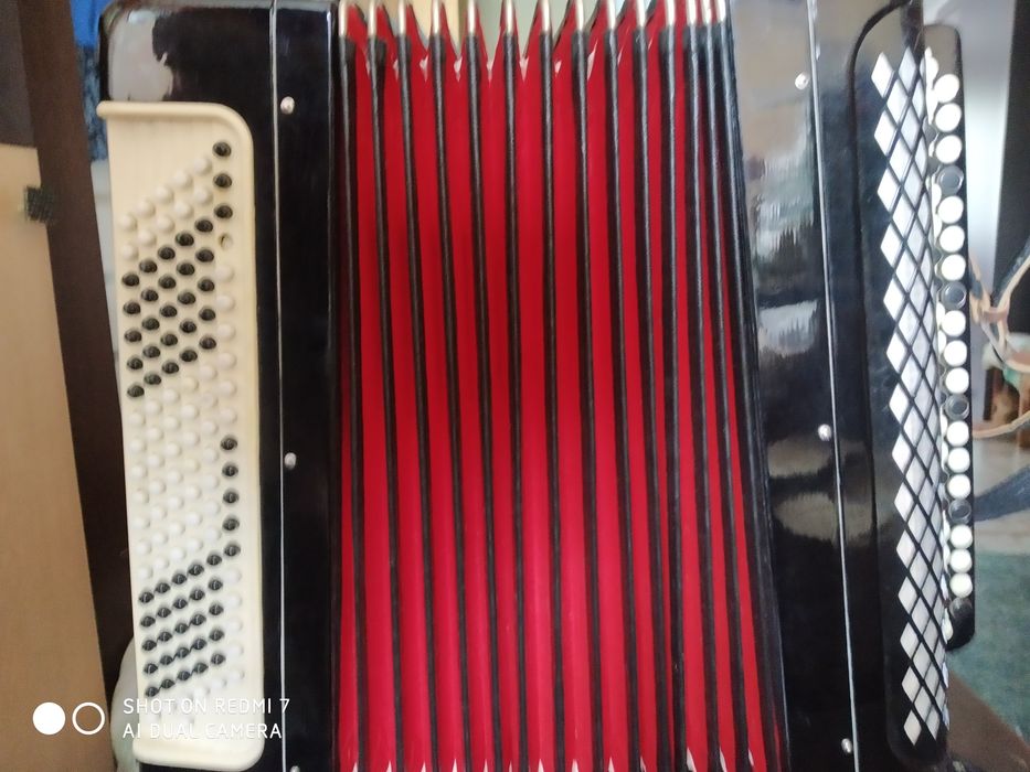 Продам баяны Тульские