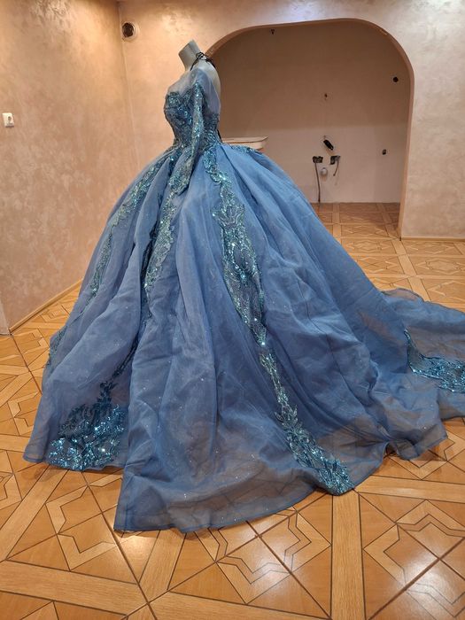 Булченска рокля цена по договаряне