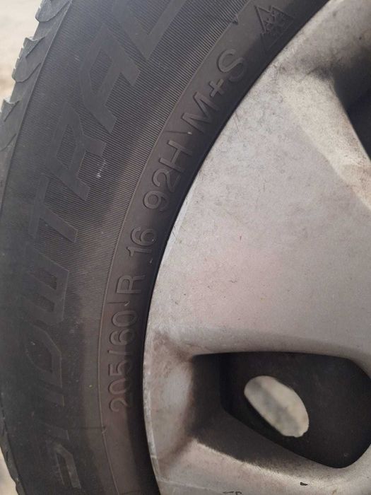 Roti Opelcu anvelope de iarna si capace originale 205 60 16