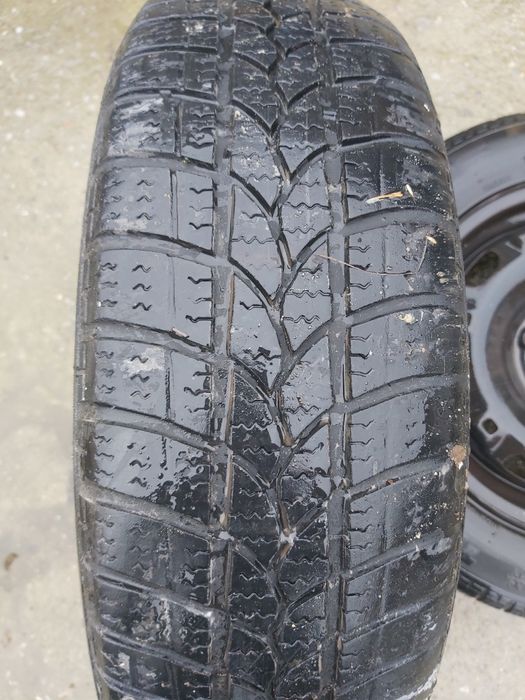 Anvelope iarna cu tot jante 165,70,14