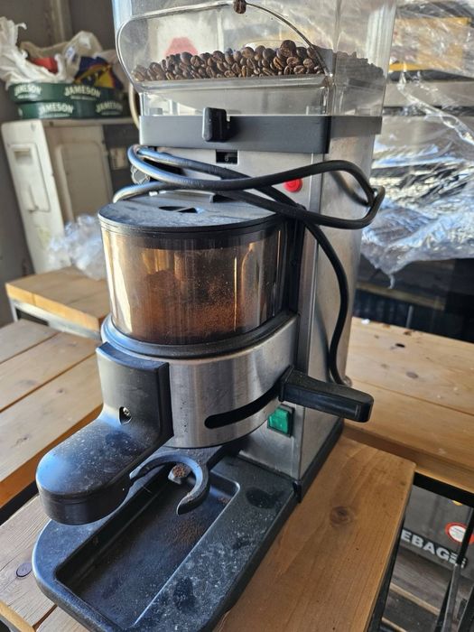 Кафемашина и кафемелечки