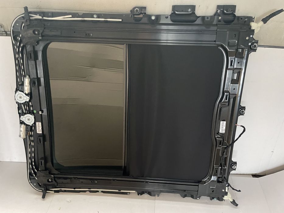 Trapa panoramic BMW seria 3 G21