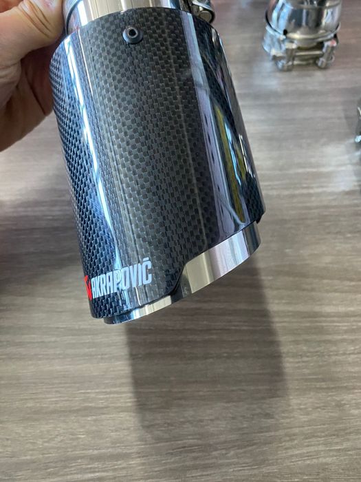 Выхлопные насадки Akrapovic