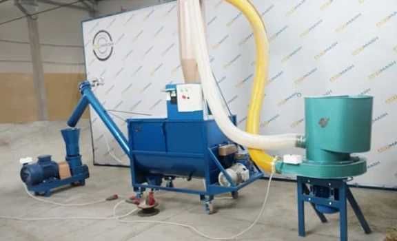 Amestecator orizontal 1000 l cu snec de descarcare Capacitate de amestecare: pana la 1000 kg/h