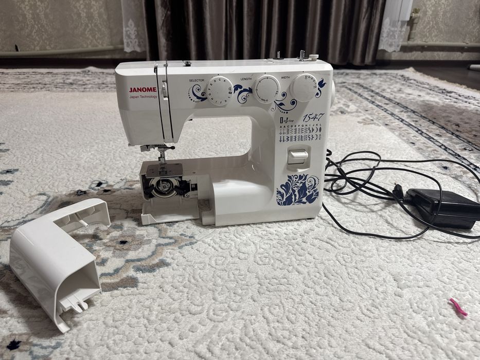 Швейная машинка Janome 1547