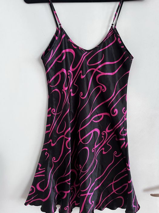 Красиви сатенени нощници