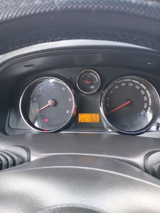 Vând Opel antara 4x4