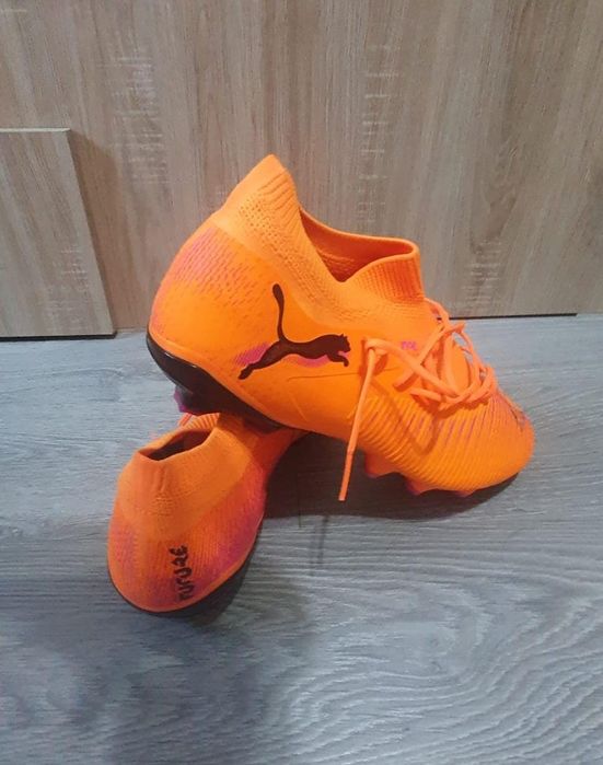 Ghete fotbal Puma future 8