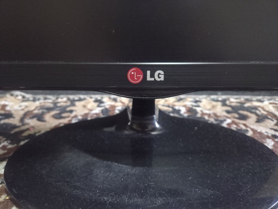 Монитор LG Led 22 дюймов