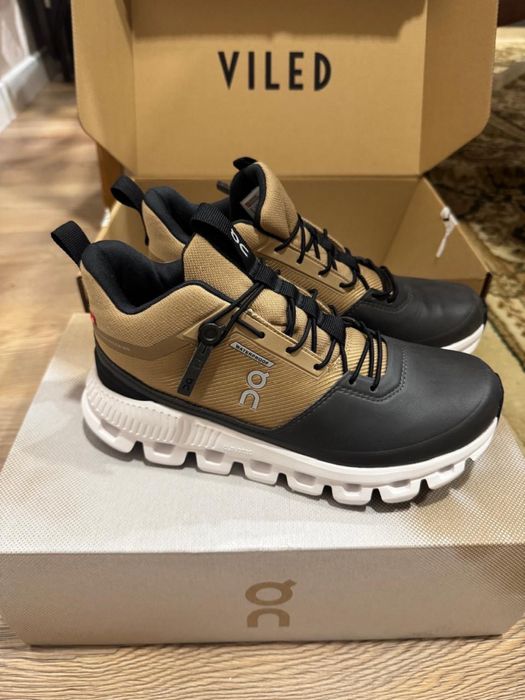 Продам кроссовки on running непромокаемые