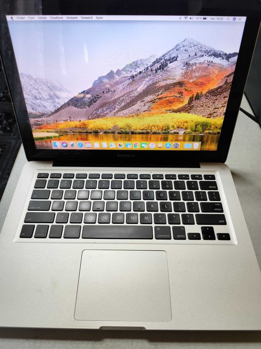 Vănd MacBook Pro Mid 2010
