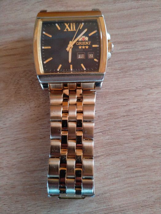 Продавам 3 броя часовници - Casio и Orient