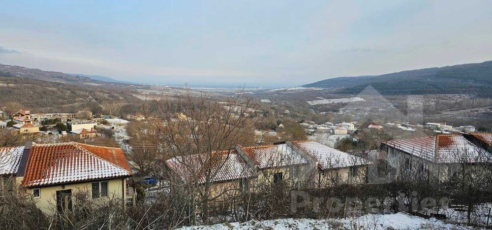 Двуетажна къща с панорама, с.Генерал Кантарджиево