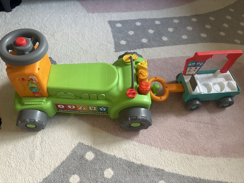 Интерактивен влак на Fisher Price