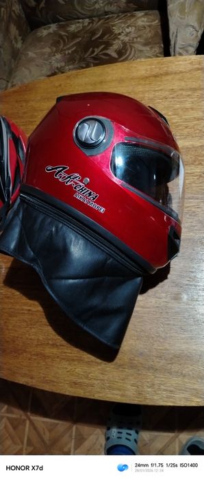 Мото и вело шлемы