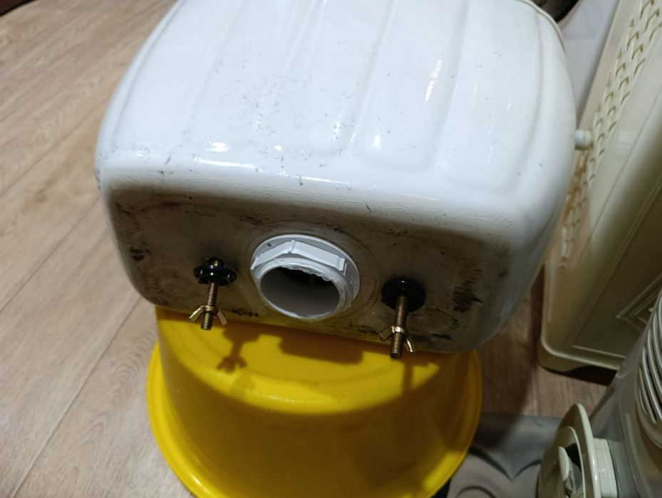 Бачёк для унитазов