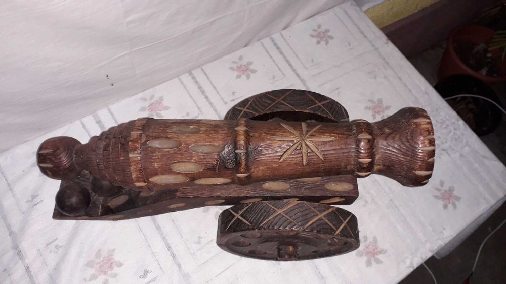 Decor Tun din lemn sculptat