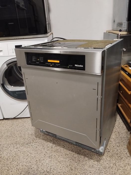 Съдомиялна Miele G5830 SCI Осветление ,Вакум