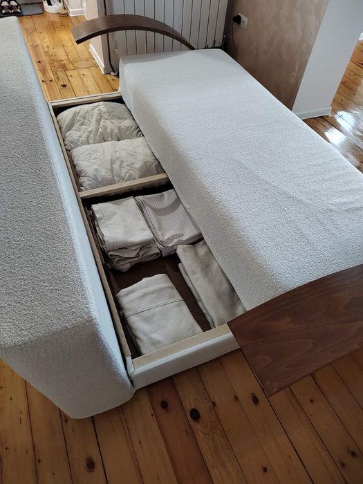 Тапицирано канапе