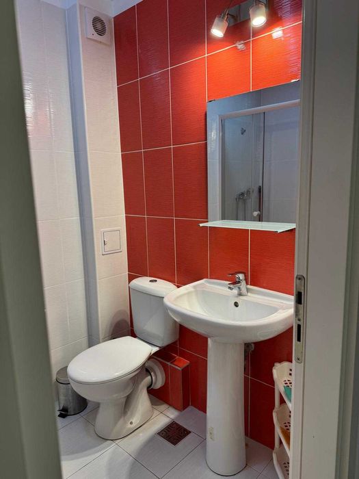 Vând garsoniera cu loc parcare teran lângă metrou Nicolae Teclu