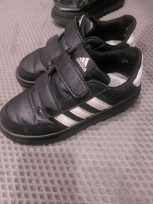 Чёрные кроссовки демисизонные на мальчика