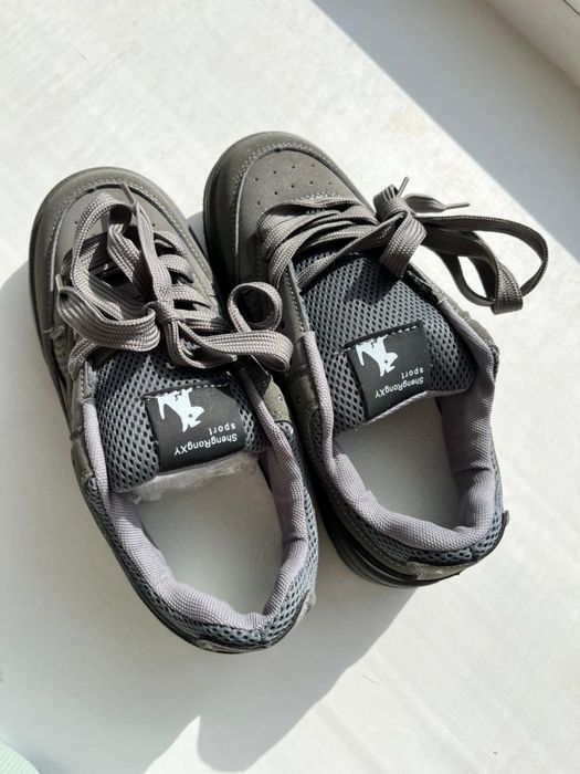 Продам кроссовки