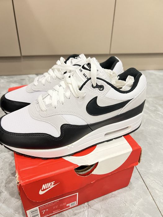 Продам кросовки  оригинал Nike Air max  1  новые