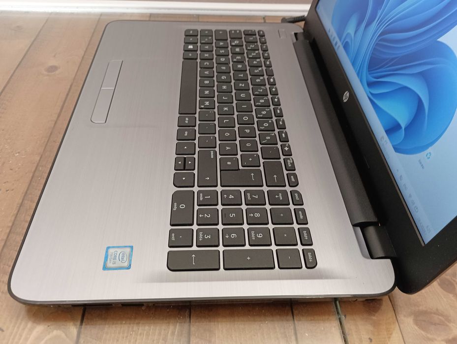 Лаптоп HP 250 G5  i5-7200U  8GB RAM  256GB SSD  нова батерия 15,6